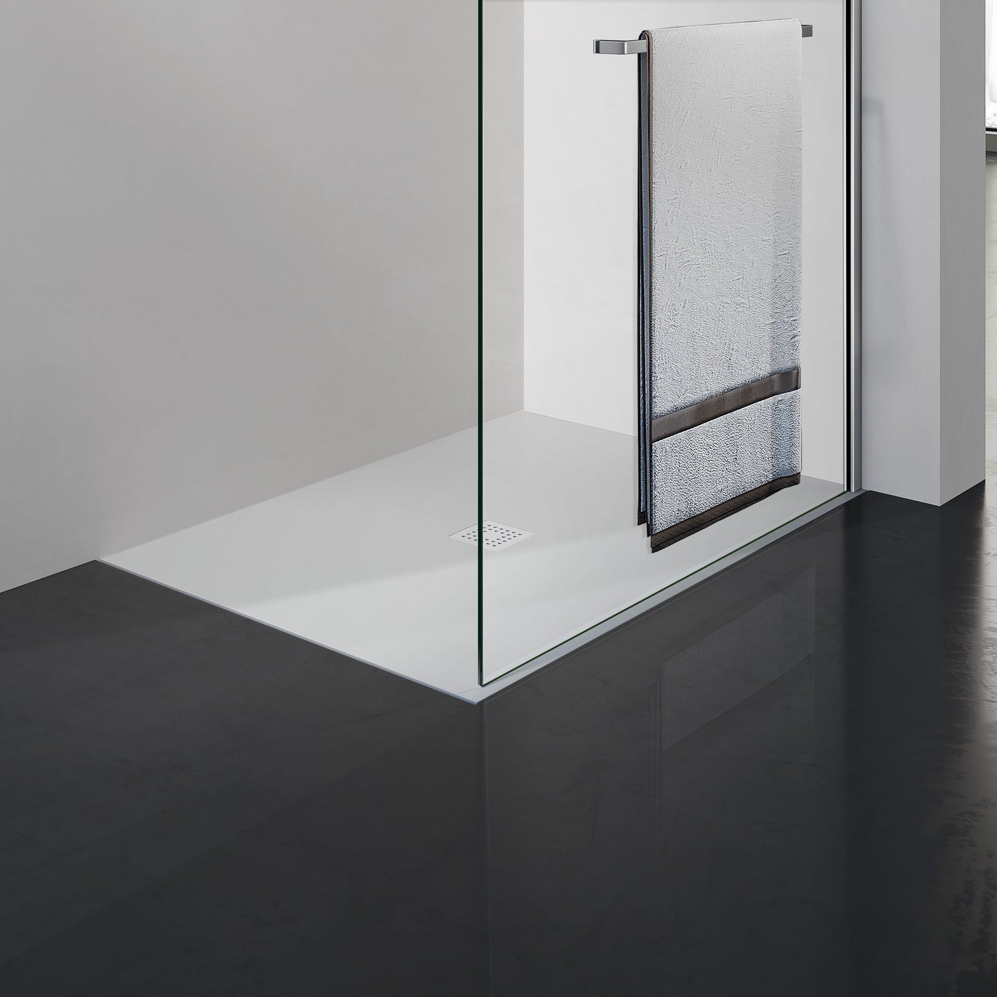 Paroi de douche avec porte-serviette et barre de fixation en aluminium chromé
