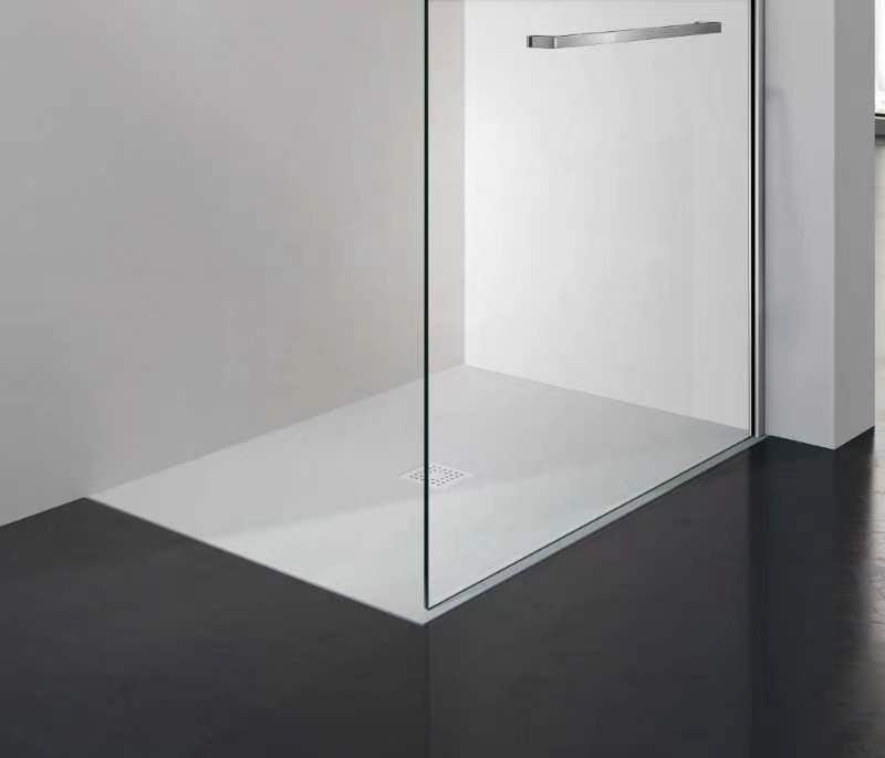 paroi de douche en verre transparent avec porte-serviette